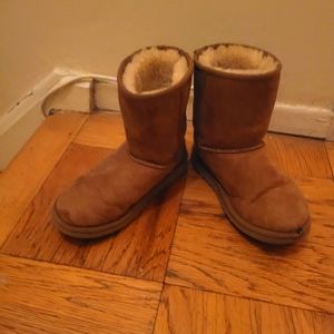 Used UGG Boots kids size 2 like new